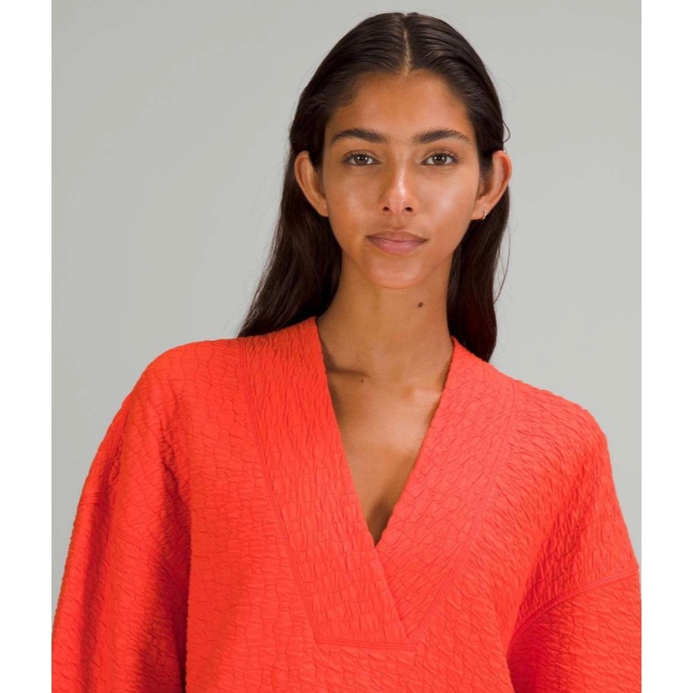 Lululemon Rippled V-Neck Pullover - Picture 3 of 6